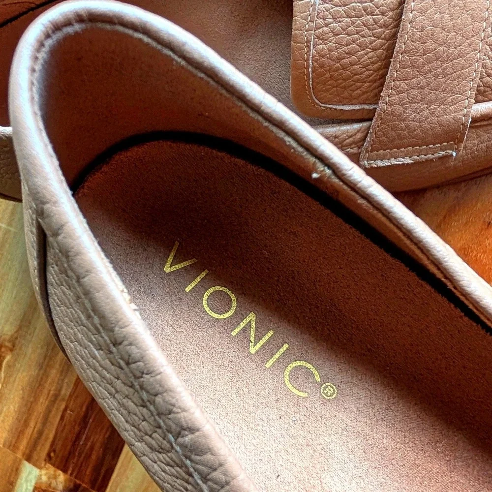 Vionic Sellah Tan Pebbled Leather Penny Loafers Comfort Shoes Women's Size 10